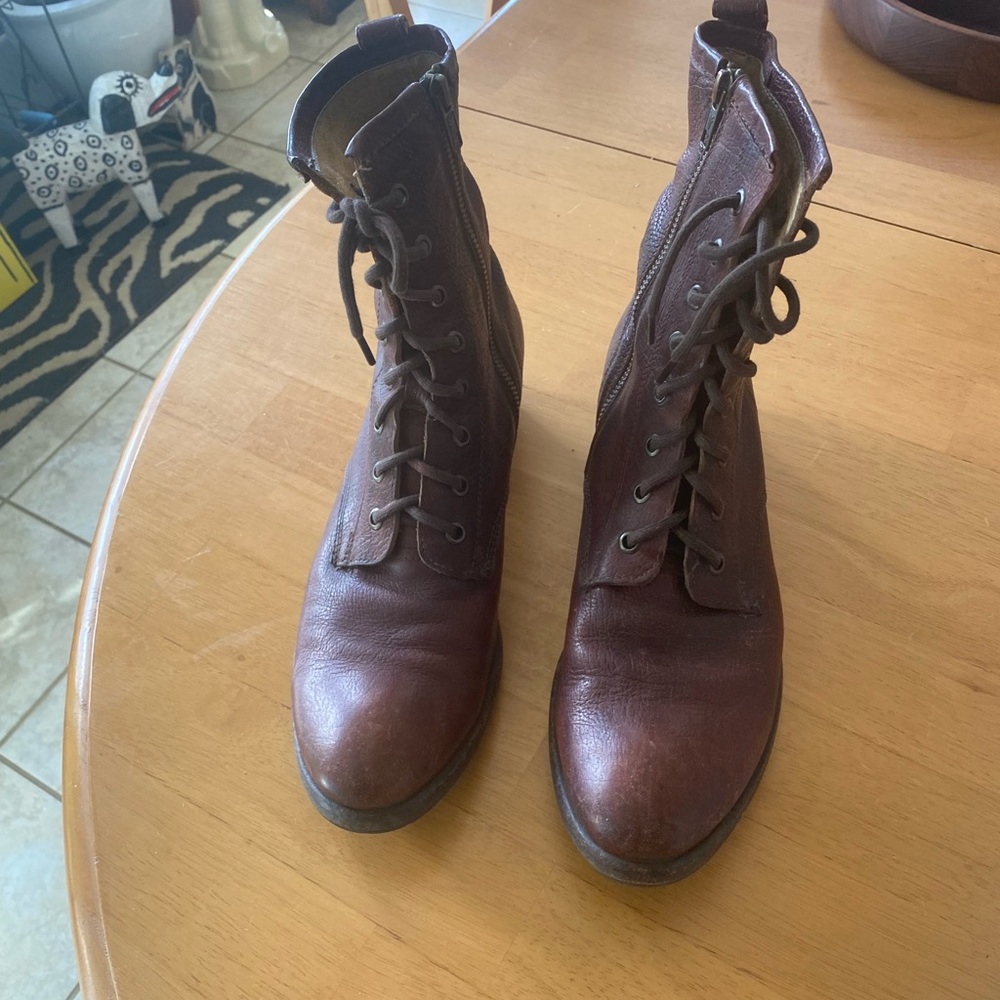 Womens Frye boot